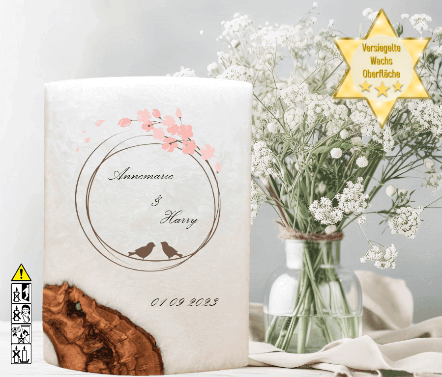 Hochzeitskerze mit Holzelement. Motiv: Vogelpaar Hochzeitskerze mit Holzelement. Motiv: Vogelpaar günstig in unserem Onlineshop kaufen. Personalisierte Hochzeitskerze online kaufen