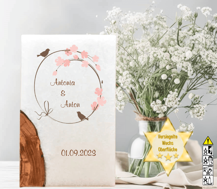 Hochzeitskerze mit Holzelement. Motiv: Vogelpaar Hochzeitskerze mit Holzelement. Motiv: Vogelpaar günstig in unserem Onlineshop kaufen. Personalisierte Hochzeitskerze online kaufen