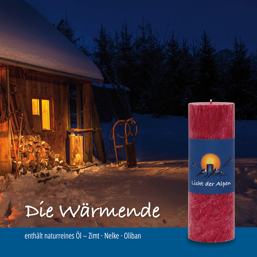 Allgäuer Heilkräuter Duftkerze. Licht der Alpen Die Wärmende in der Farbe rot - jetzt in unserem Kerzen Onlineshop kaufen.