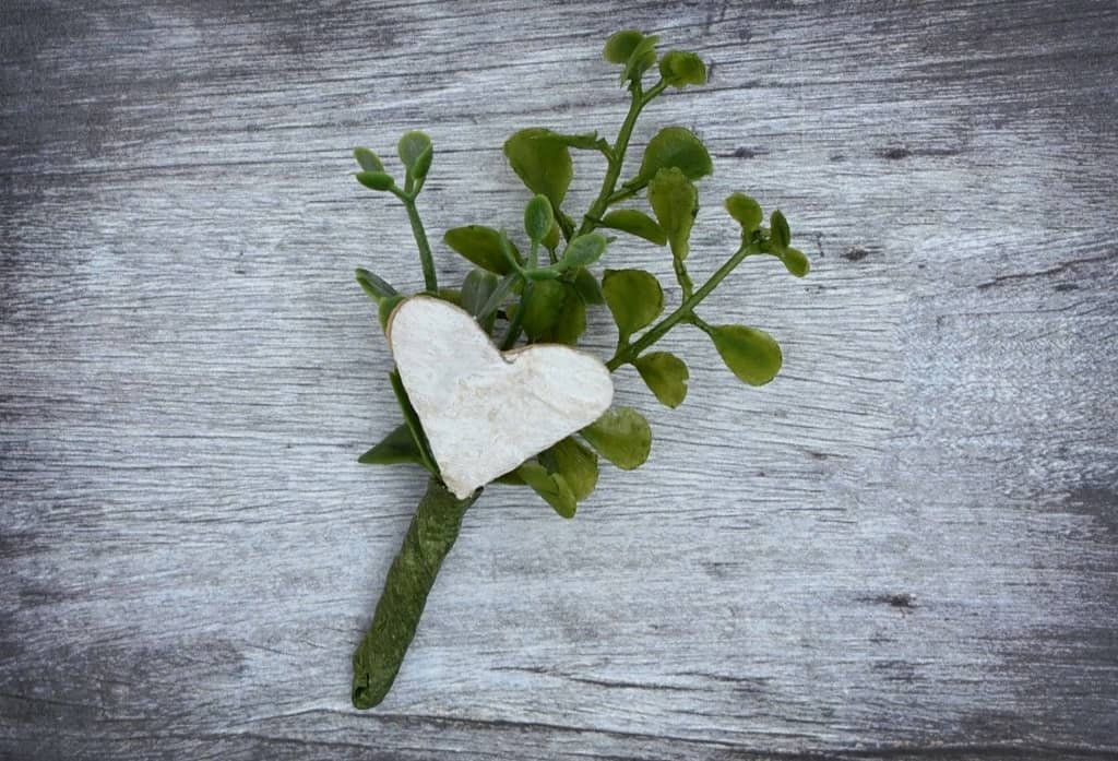 Hochzeitsanstecker Bausatz. Individuelle Hochzeitsbüscherl Bausatz. Hochzeitsanstecker Bausatz. Individuelle Hochzeitsbüscherl Bausatz im online Shop für Hochzeiten bestellen, günstig kaufen.