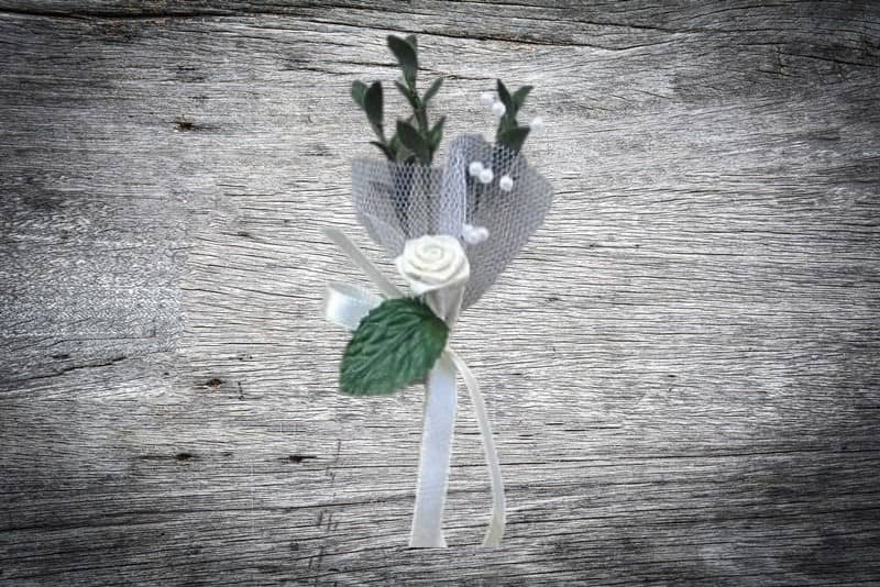 Hochzeitsanstecker / Büscherl: "Myrte mit Dior Rose in champagner" Hochzeitsanstecker / Büscherl: "Myrte mit Dior Rose in champagner". Jetzt in unserem Geschenke Onlineshop kaufen.