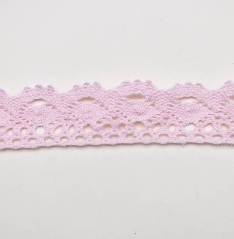 28mm Häkelspitze aus Baumwolle. Farbe: rosa 28mm Häkelspitze aus Baumwolle. Farbe: rosa