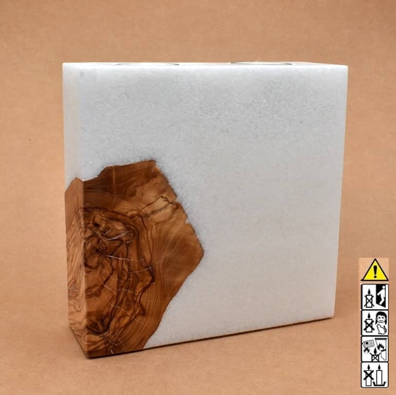 Kerze mit Holz Unikat Quader 70 x 200 x 200 mm 2 x Teelicht Nr.6. Jetzt in unserem Geschenke Onlineshop kaufen.