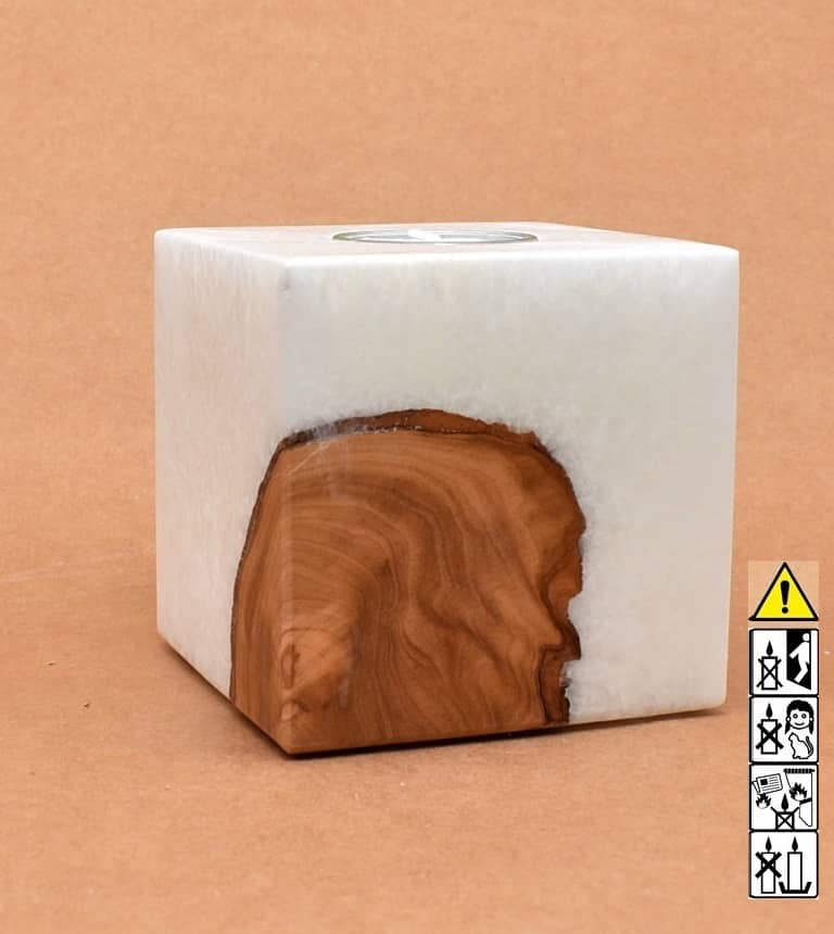 Kerze mit Holzeinsatz mit einem Teelicht, Quader 100x100x100mm jede Kerze ein unikat