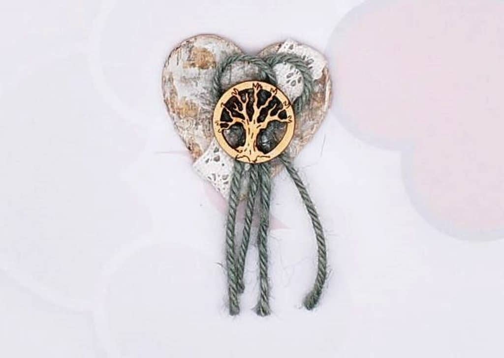 Hochzeitsanstecker - Büscherl: "Lebensbaum auf Birkenherz"