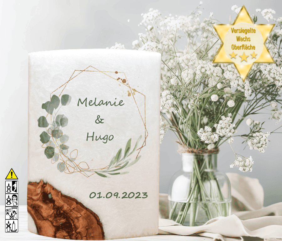 Hochzeitskerze mit Holzelement. Motiv: Eukalyptus Kranz Hochzeitskerze mit Holzelement. Motiv: Eukalyptus Kranz gold günstig in unserem Onlineshop kaufen. Personalisierte Hochzeitskerze online kaufen