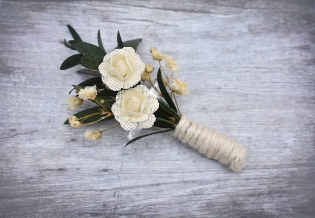 Hochzeitsanstecker - Büscherl: "Röschen mit Eucalyptus in beige" Hochzeitsanstecker - Büscherl: "Röschen mit Eucalyptus in beige"