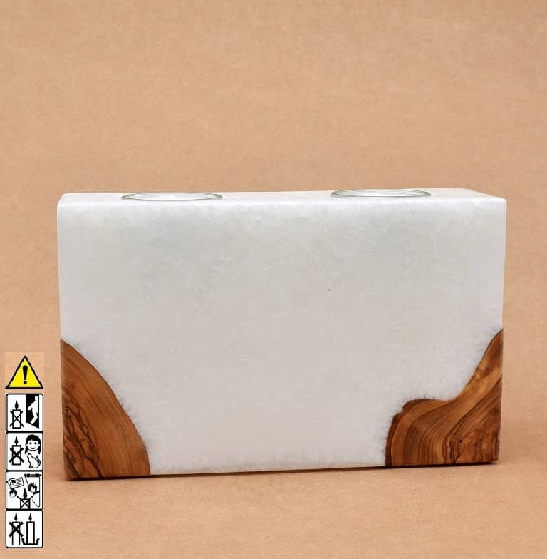 Kerze rechteckig mit Holzelement aus Stearinwachs Kerze rechteckig mit Holzelement aus Stearinwachs. Jetzt in unserem Kerzen Onlineshop kaufen.