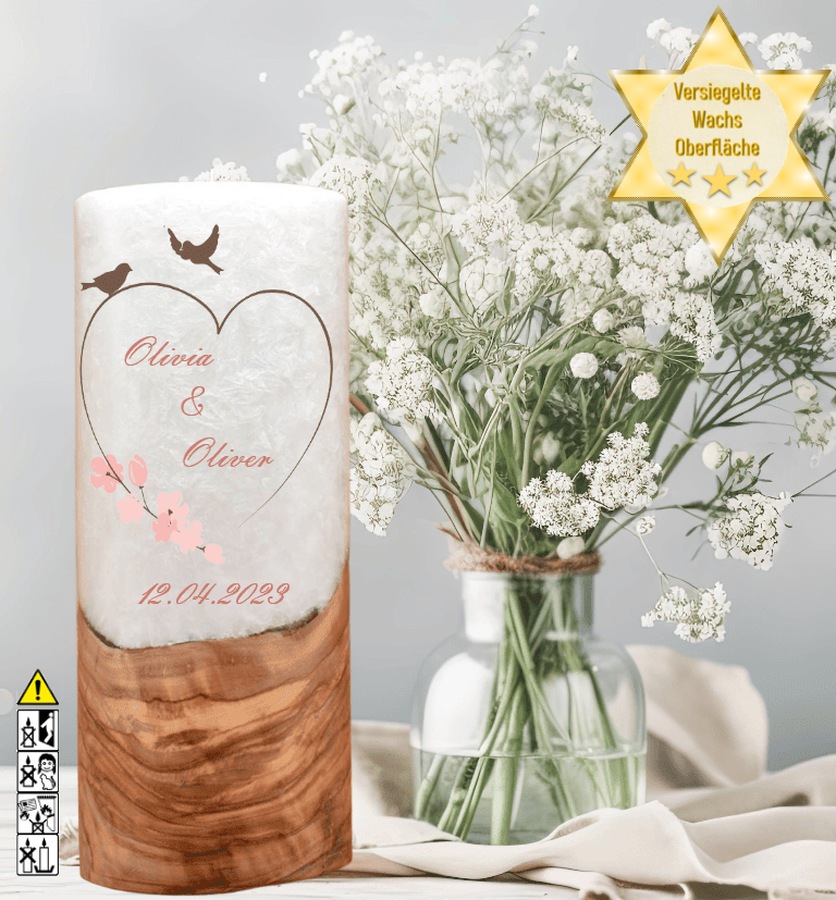 Hochzeitskerze mit Holzelement. Motiv: Vogelpaar Hochzeitskerze mit Holzelement. Motiv: Vogelpaar günstig in unserem Onlineshop kaufen. Personalisierte Hochzeitskerze online kaufen