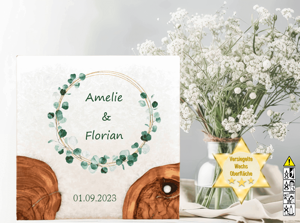 Hochzeitskerze mit Holzelement. Motiv: Eukalyptus Ring gold Hochzeitskerze mit Holzelement. Motiv: Eukalyptus Ring gold günstig in unserem Onlineshop kaufen. Personalisierte Hochzeitskerze online kaufen