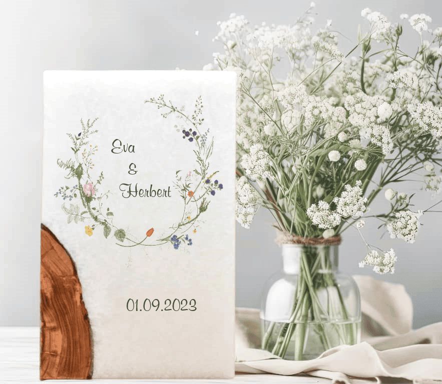 Hochzeitskerze mit Holzelement. Motiv: Wiesenblumen günstig in unserem Onlineshop kaufen. Personalisierte Hochzeitskerze online kaufen