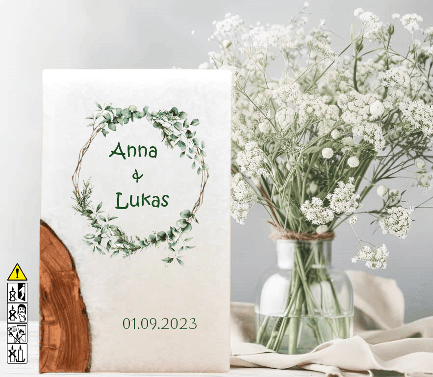 Hochzeitskerze mit Holzelement. Motiv: Eukalyptus Kranz gold günstig in unserem Onlineshop kaufen. Personalisierte Hochzeitskerze online kaufen