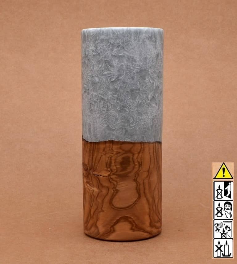 Hochzeitskerze, Kerze mit Holzeinsatz, Teelicht rund, grau. Individuelle, perönliche Hochzeitskerze  im Kerzen online Shop für Hochzeiten bestellen, günstig kaufen.