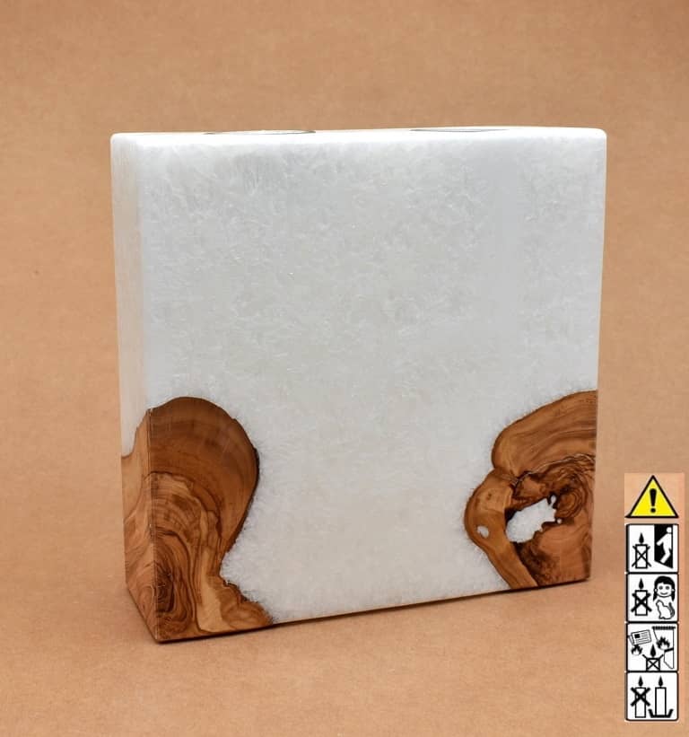 Kerze mit Holz Unikat Quader 70 x 200 x 200 mm 2 x Teelicht Nr.6. Jetzt in unserem Geschenke Onlineshop kaufen.