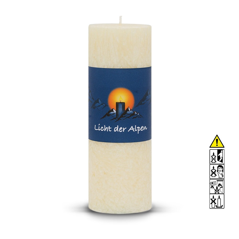 Allgäuer Heilkräuter Duftkerze. Licht der Alpen Die Sanfte in der Farbe weiß - jetzt in unserem Kerzen Onlineshop kaufen.