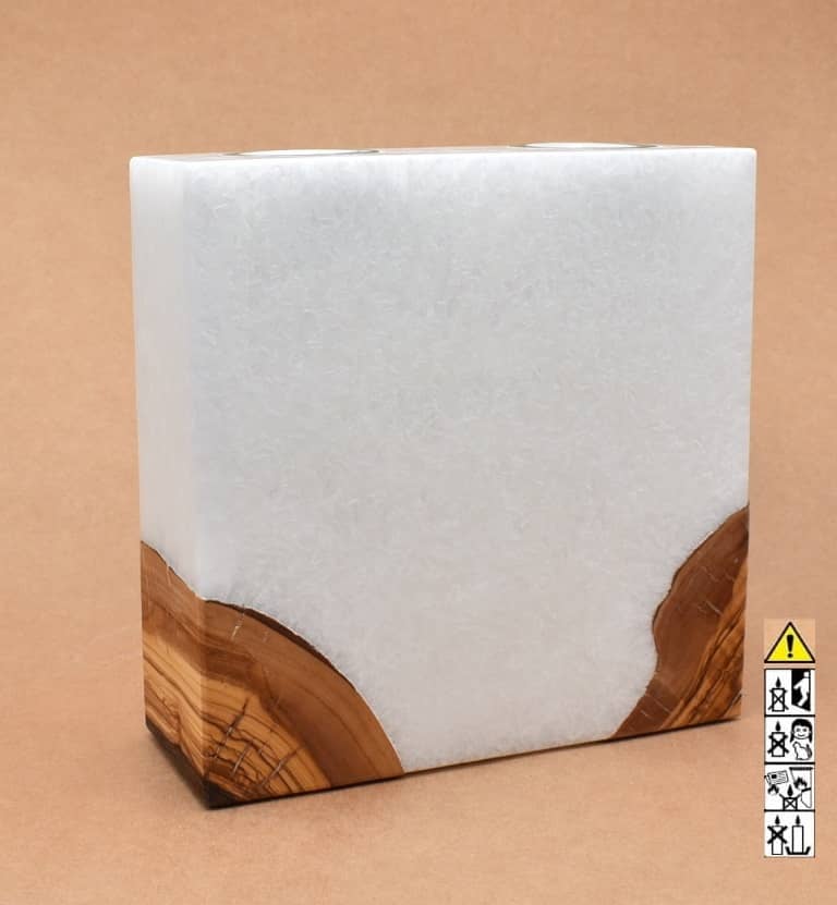 Kerze mit Holz Unikat Quader 70 x 200 x 200 mm 2 x Teelicht Nr.6. Jetzt in unserem Geschenke Onlineshop kaufen.