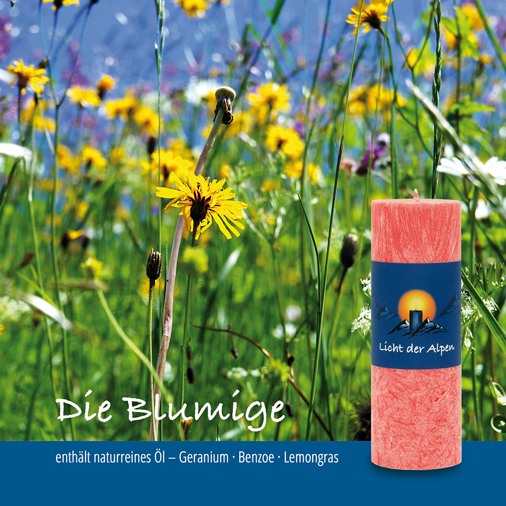 Allgäuer Heilkräuter Duftkerze. Licht der Alpen - Die Blumige in der Farbe orange - jetzt in unserem Kerzen Onlineshop kaufen.