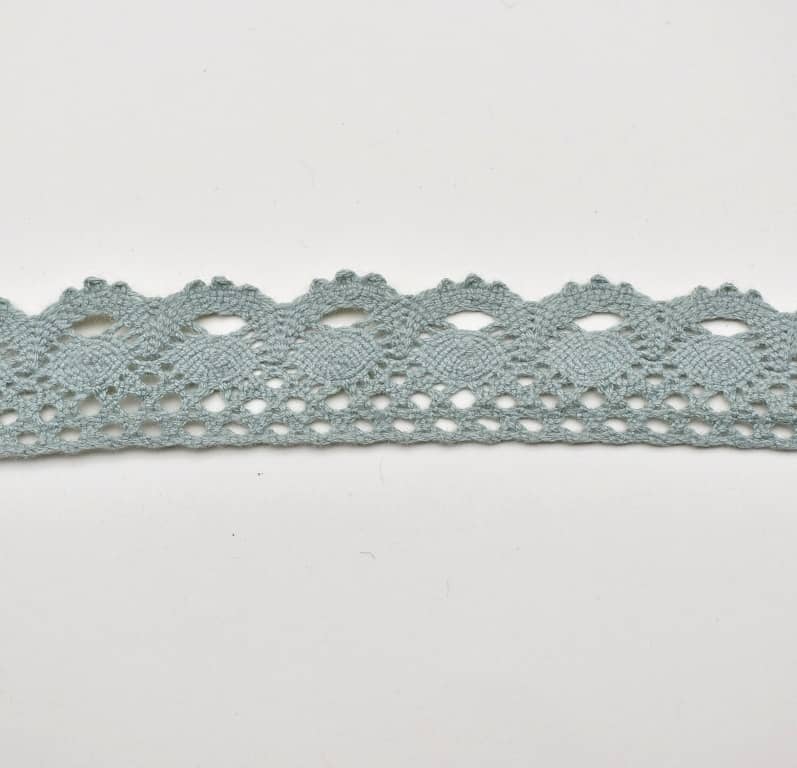 28mm Häkelspitze aus Baumwolle. Farbe: grün 28mm Häkelspitze aus Baumwolle. Farbe: grün