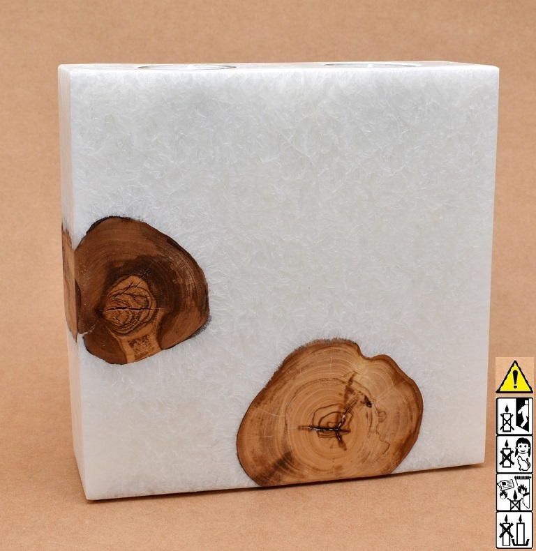 Kerze mit Holz Unikat Quader 70 x 200 x 200 mm 2 x Teelicht Nr.6. Jetzt in unserem Geschenke Onlineshop kaufen.