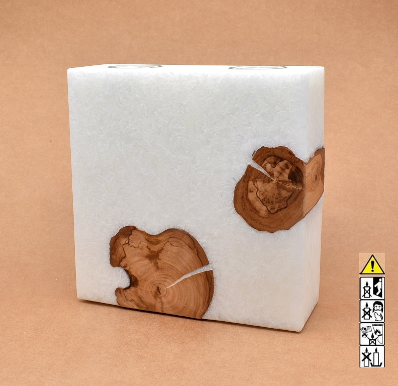 Kerze mit Holz Unikat Quader 70 x 200 x 200 mm 2 x Teelicht Nr.6. Jetzt in unserem Geschenke Onlineshop kaufen.