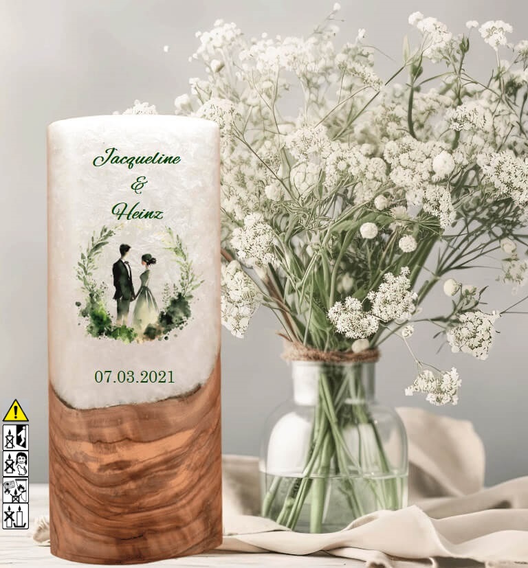 "Brautpaar im Kranz" Hochzeitskerze mit Holzelement 25 cm hoch