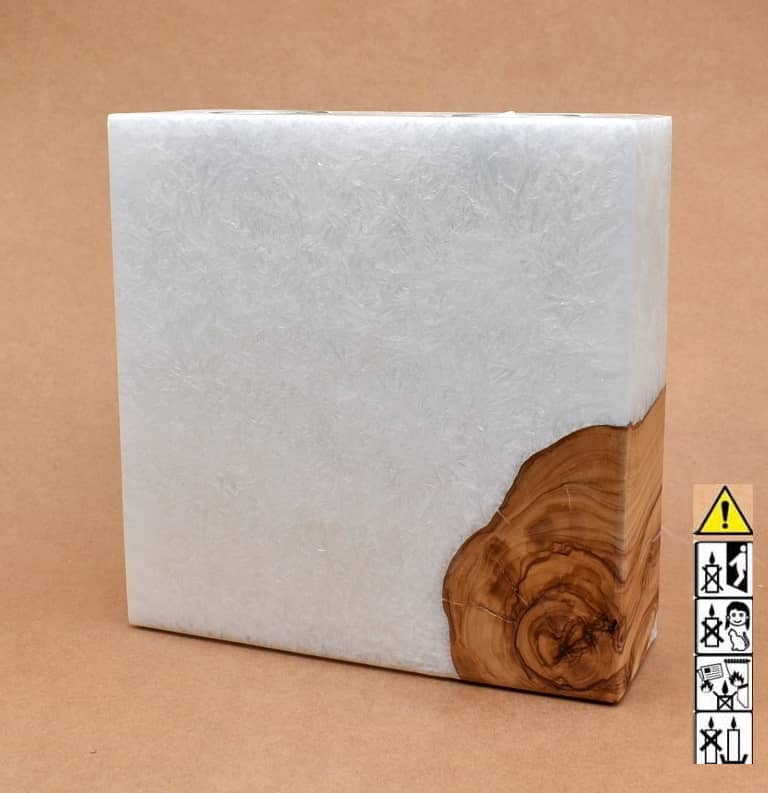 Kerze mit Holz Unikat Quader 70 x 200 x 200 mm 2 x Teelicht Nr.6. Jetzt in unserem Geschenke Onlineshop kaufen.