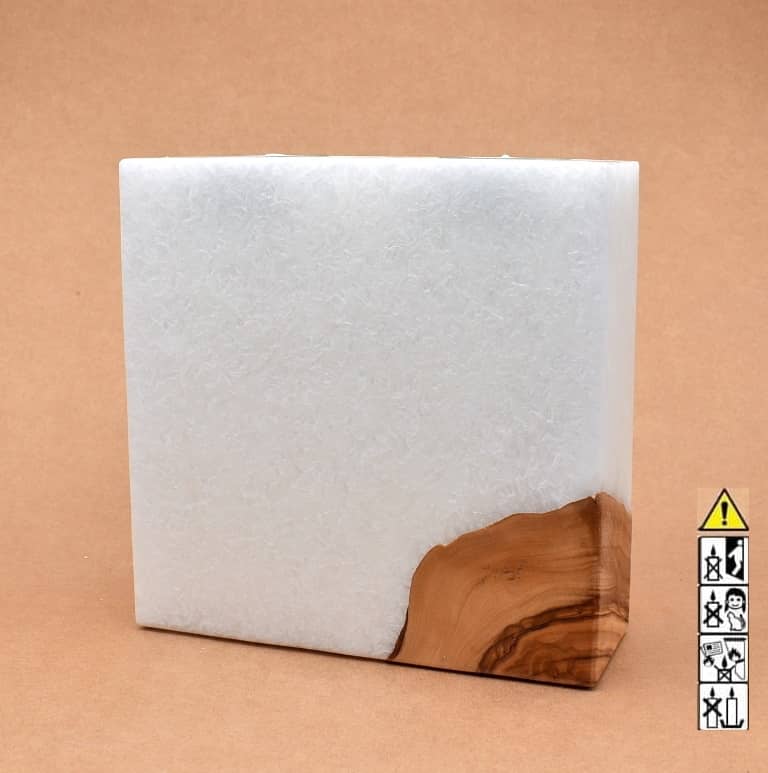 Kerze mit Holz Unikat Quader 70 x 200 x 200 mm 2 x Teelicht Nr.6. Jetzt in unserem Geschenke Onlineshop kaufen.