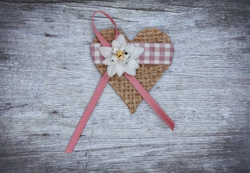 Hochzeitsanstecker Bausatz. Individuelle Hochzeitsbüscherl Bausatz. Hochzeitsanstecker Bausatz. Individuelle Hochzeitsbüscherl Bausatz im online Shop für Hochzeiten bestellen, günstig kaufen.