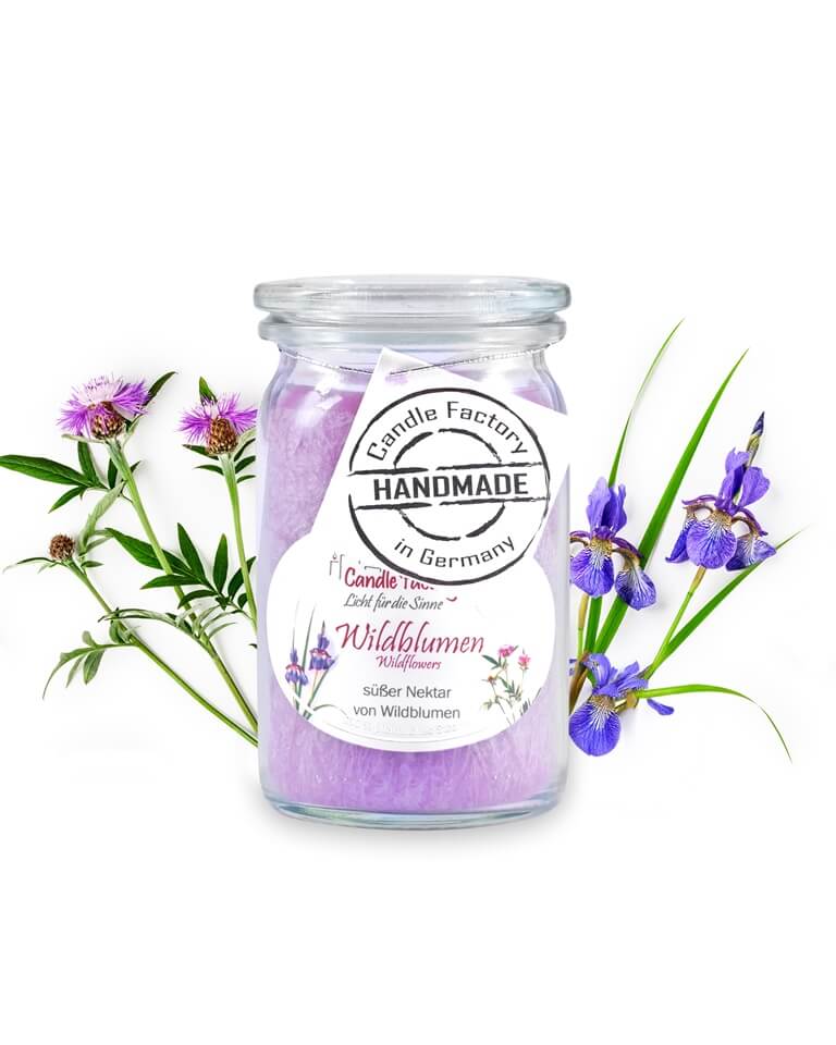 Hochwertige Duftkerze von Candle Factory Wildblume Baby Mini Jumbo Duftkerze im Glas in der Farbe hell Lila g?nstig in Kerzen Online Shop kaufen. Duftkerzen im Glas. Geschenkidee Wildblume Baby Mini Jumbo Duftkerze im Glas in der Farbe hell Lila.